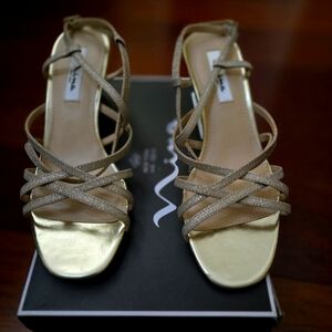 Nina Elegant Gold Strappy Sandals Size 8